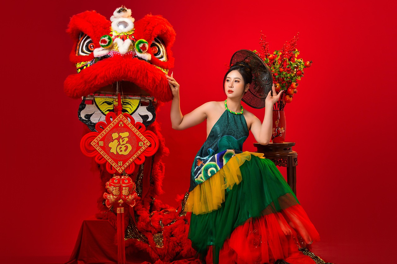 Grafica che illustra i segni zodiacali fortunati del 2026 con simboli astrologici e icone di amore, soldi e salute.