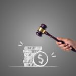 Immagine che illustra le sanzioni per subaffitto non dichiarato in una casa.